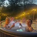 Rimma з чаном та сауною Apartman Sesori